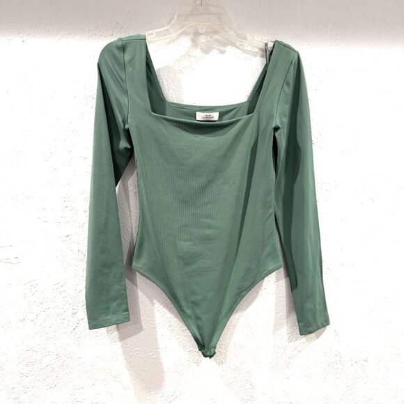 Babaton Aritzia Original Contour Squareneck Bodysuit Dusky Green Thong Size Med - Picture 3 of 15